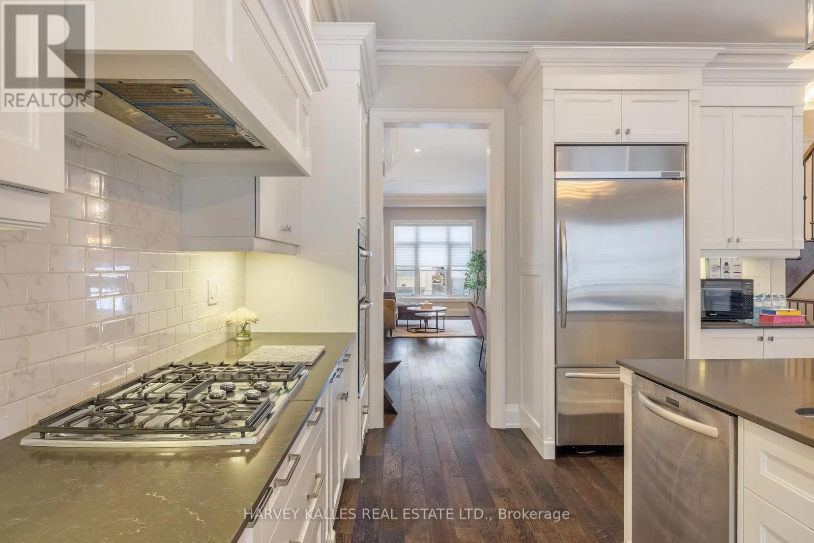 575 Fairlawn Avenue, Toronto, Ontario  M5M 1V7 - Photo 15 - C12739580