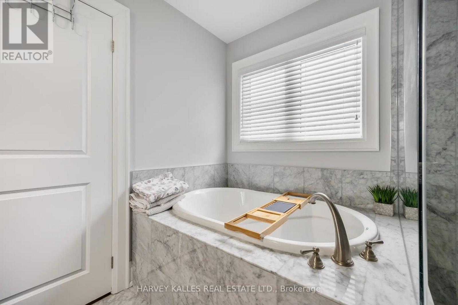 575 Fairlawn Avenue, Toronto, Ontario  M5M 1V7 - Photo 28 - C12739580