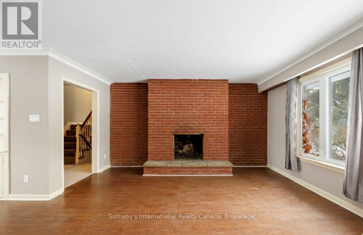 272 Pinehurst Drive, Oakville, Ontario  L6J 4X3 - Photo 6 - W12737010