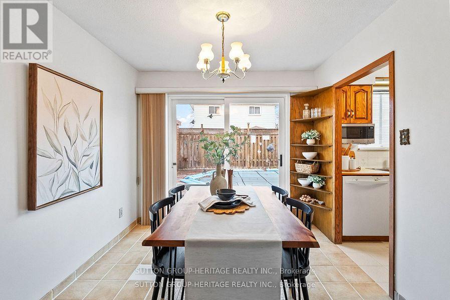 998 Cardinal Court, Oshawa, Ontario  L1G 6Y4 - Photo 4 - E12739560