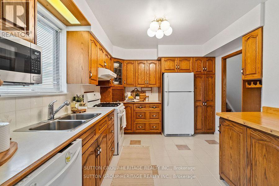 998 Cardinal Court, Oshawa, Ontario  L1G 6Y4 - Photo 8 - E12739560