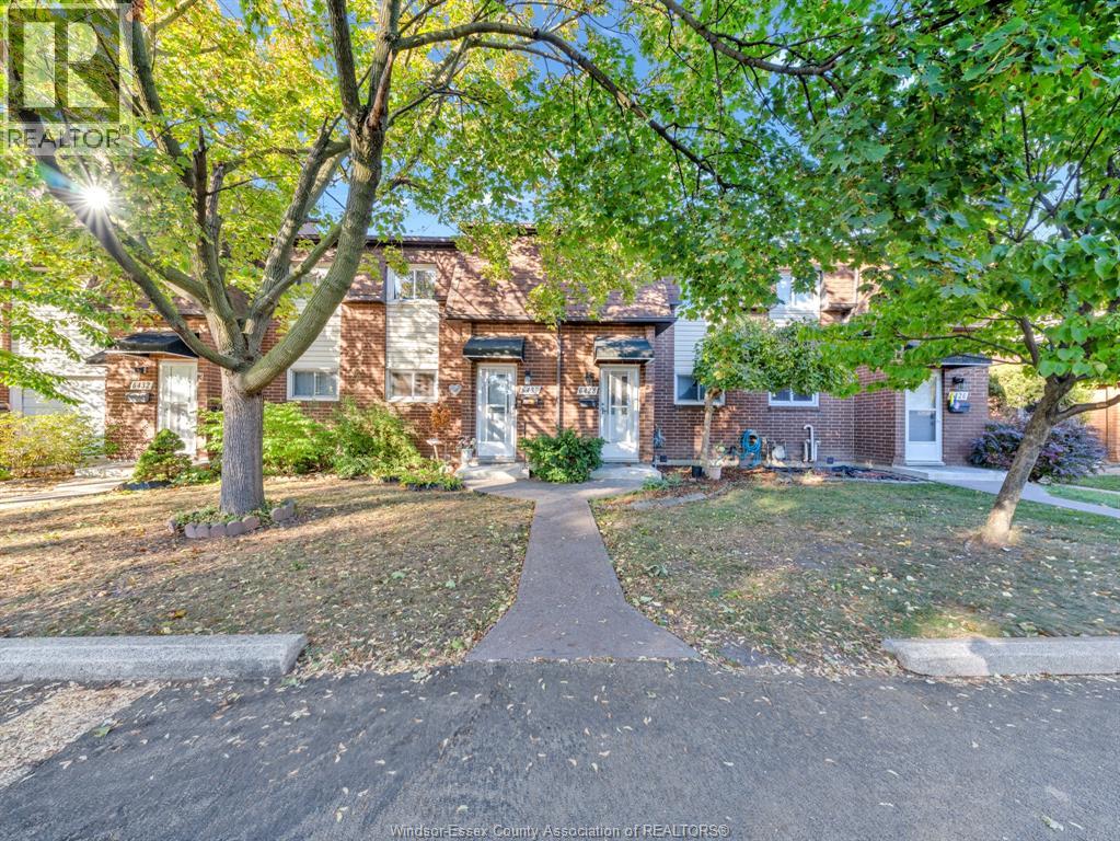 6430 Thornberry, Windsor, Ontario N8T 2W9 - Photo 2 - 26002162