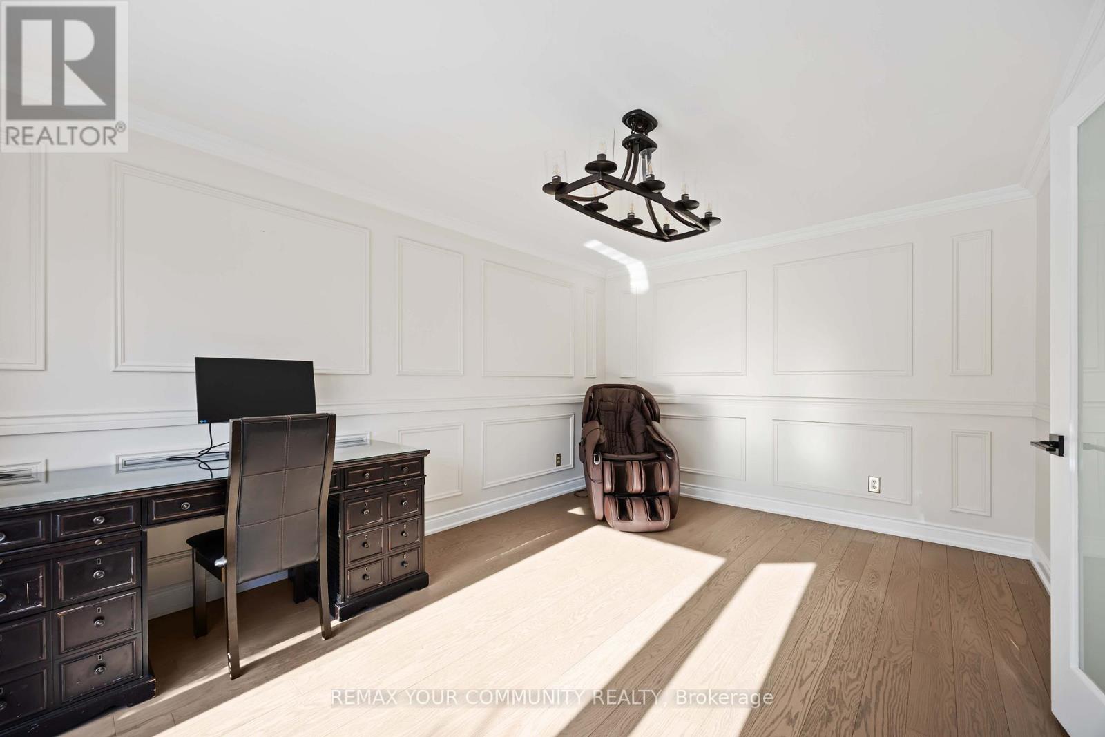 140 Heathwood Heights Drive, Aurora, Ontario  L4G 4W2 - Photo 6 - N12737572