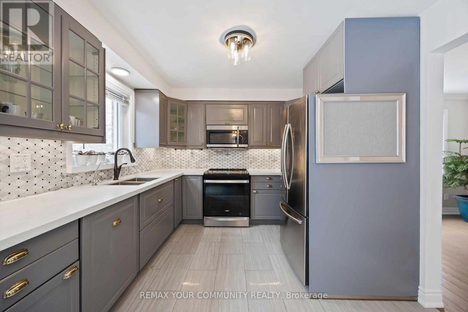 140 Heathwood Heights Drive, Aurora, Ontario  L4G 4W2 - Photo 11 - N12737572