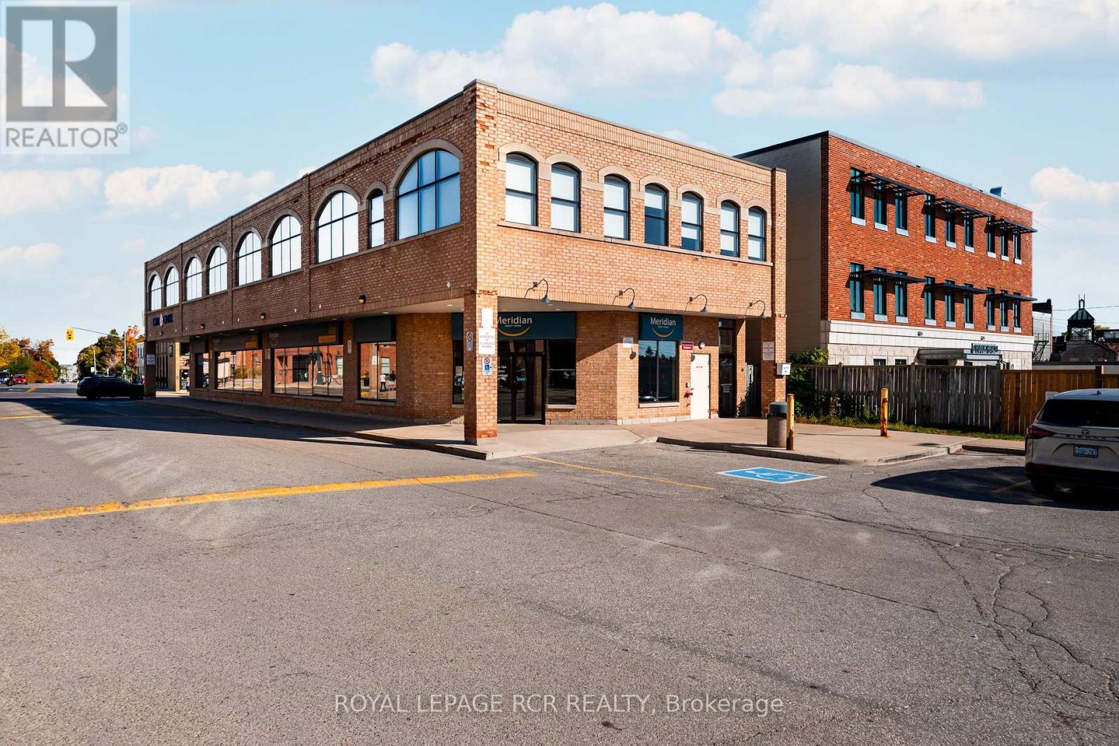 201, 205 - 190 Broadway, Orangeville, Ontario  L9W 1K3 - Photo 2 - W12452684