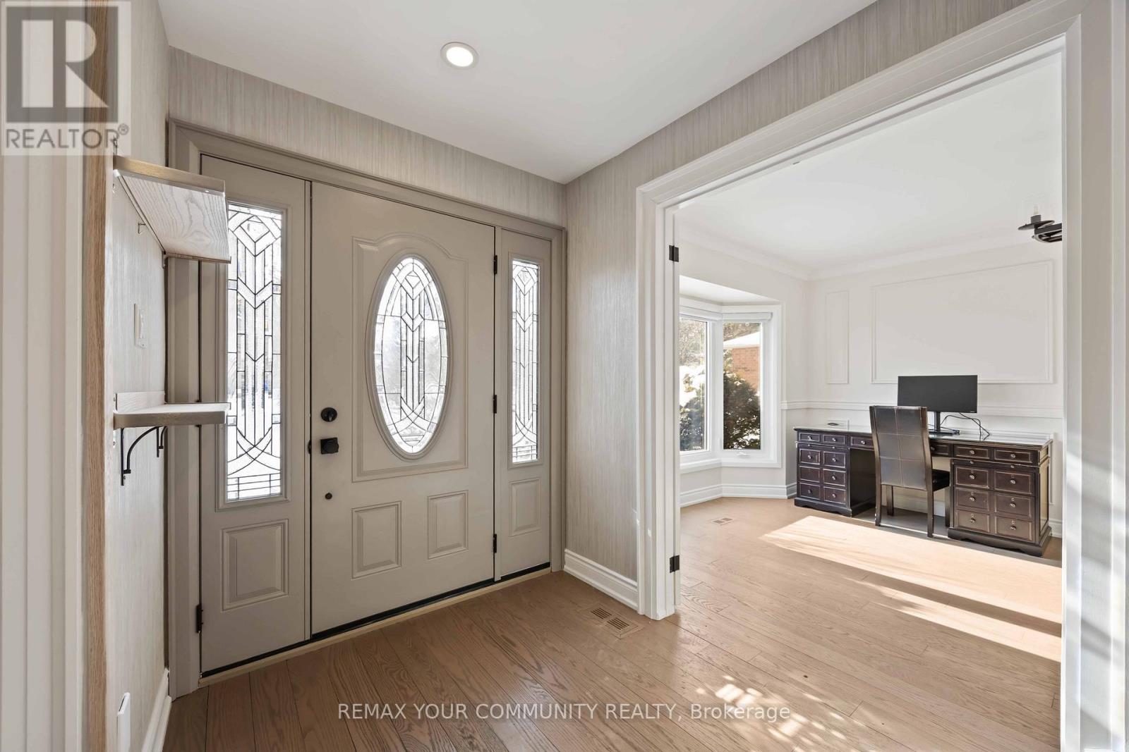 140 Heathwood Heights Drive, Aurora, Ontario  L4G 4W2 - Photo 5 - N12737572