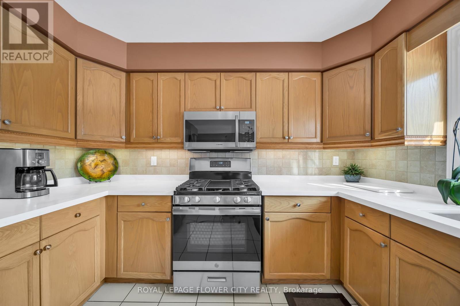 1340 Whitewater Lane, Mississauga, Ontario  L5V 1L8 - Photo 15 - W12737702