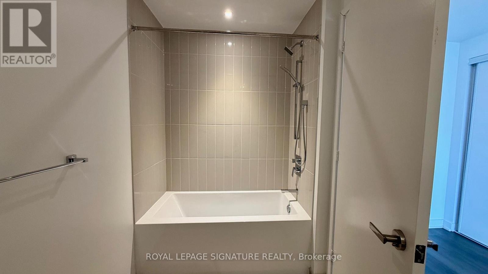 3512 - 3900 Confederation Parkway, Mississauga, Ontario  L5B 0M3 - Photo 22 - W12738246