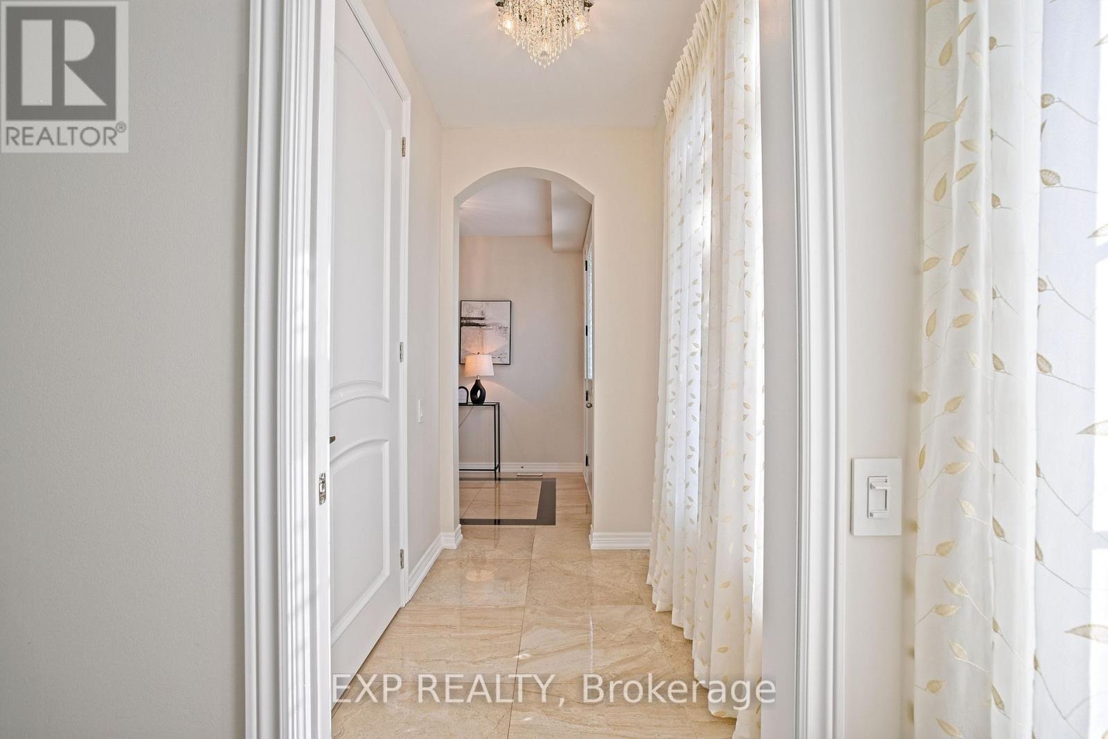 520 Dougall Avenue E, Caledon, Ontario  L7C 3Y8 - Photo 5 - W12739540