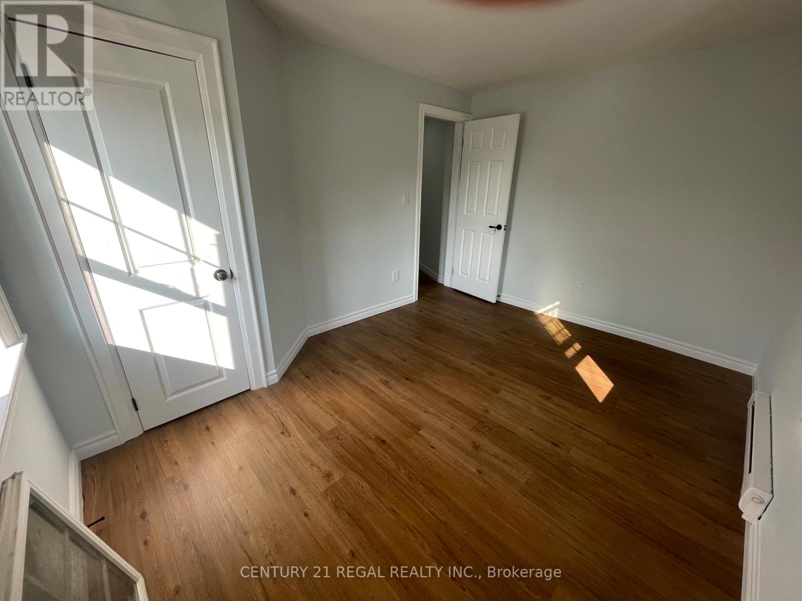 215 B Queen Street, Mississauga, Ontario  L5M 1L6 - Photo 2 - W12739558