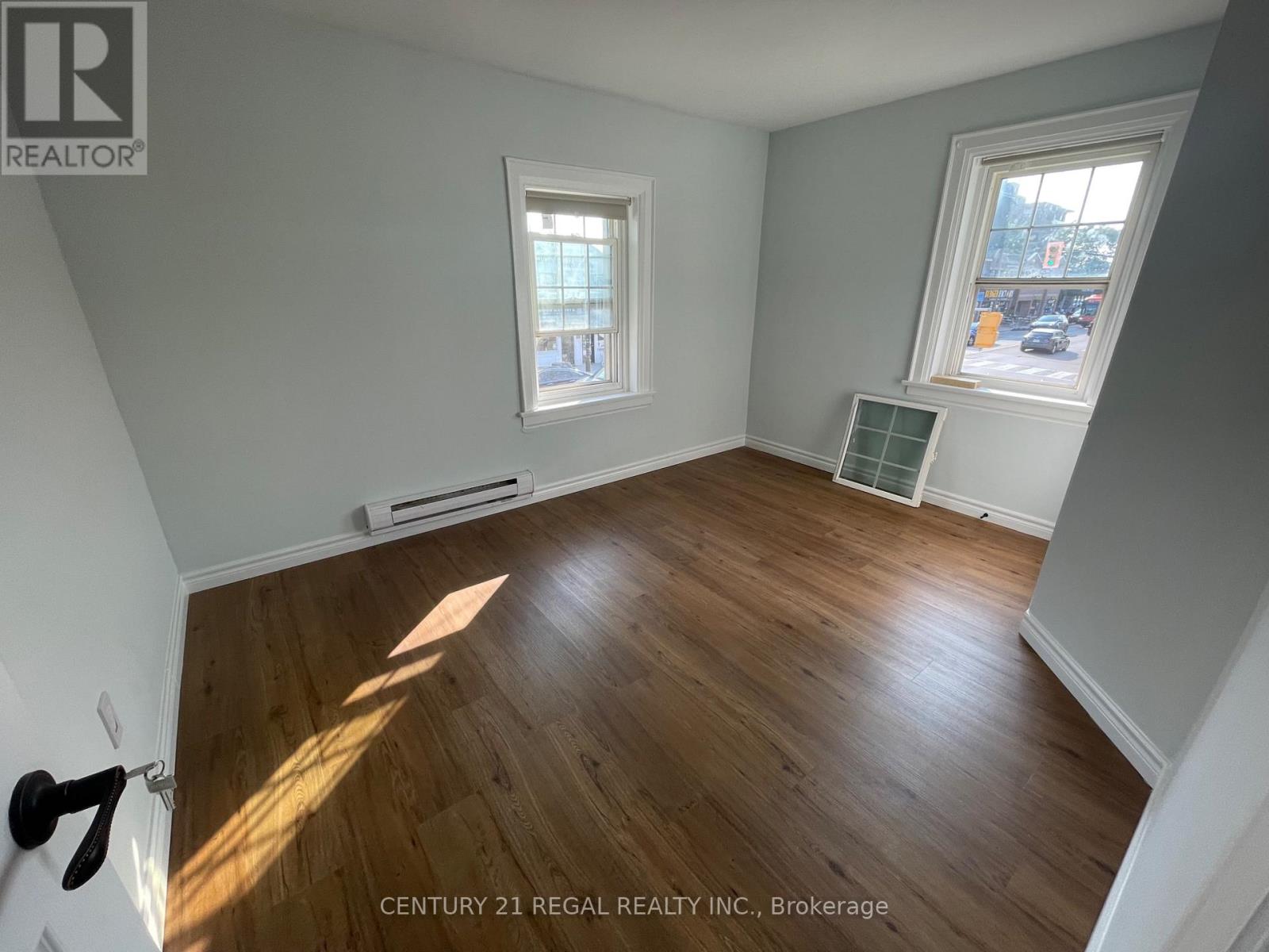 215 B Queen Street, Mississauga, Ontario  L5M 1L6 - Photo 3 - W12739558