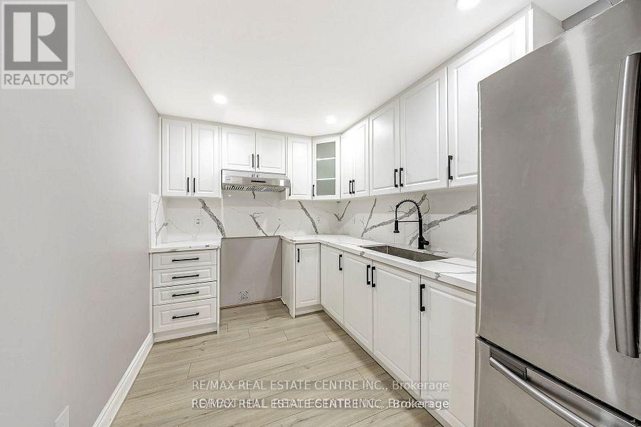 928 Dice Way, Milton, Ontario  L9T 8C9 - Photo 2 - W12739564