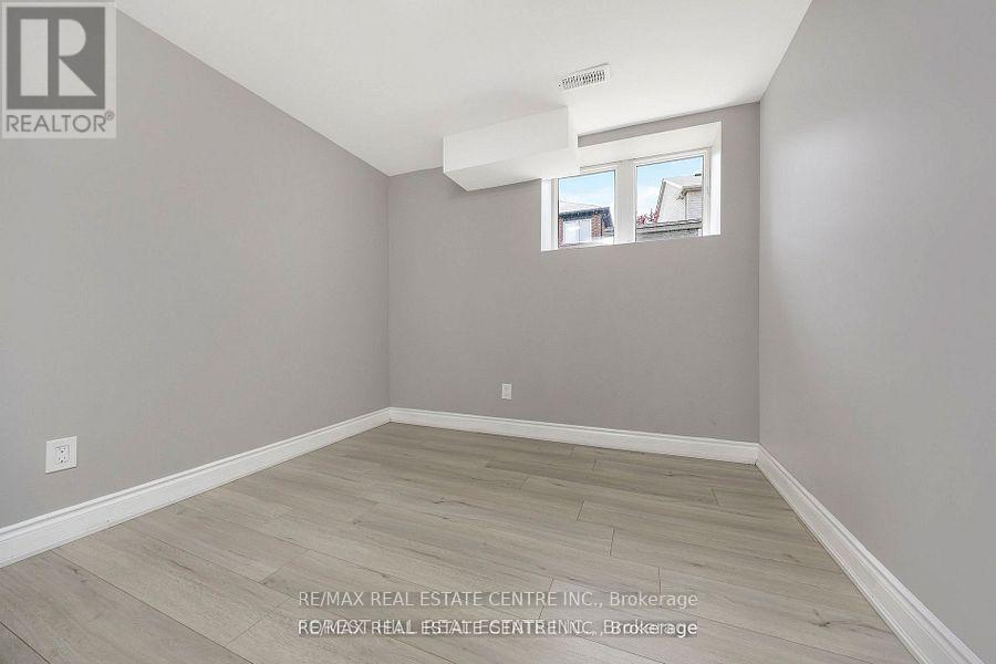 928 Dice Way, Milton, Ontario  L9T 8C9 - Photo 5 - W12739564