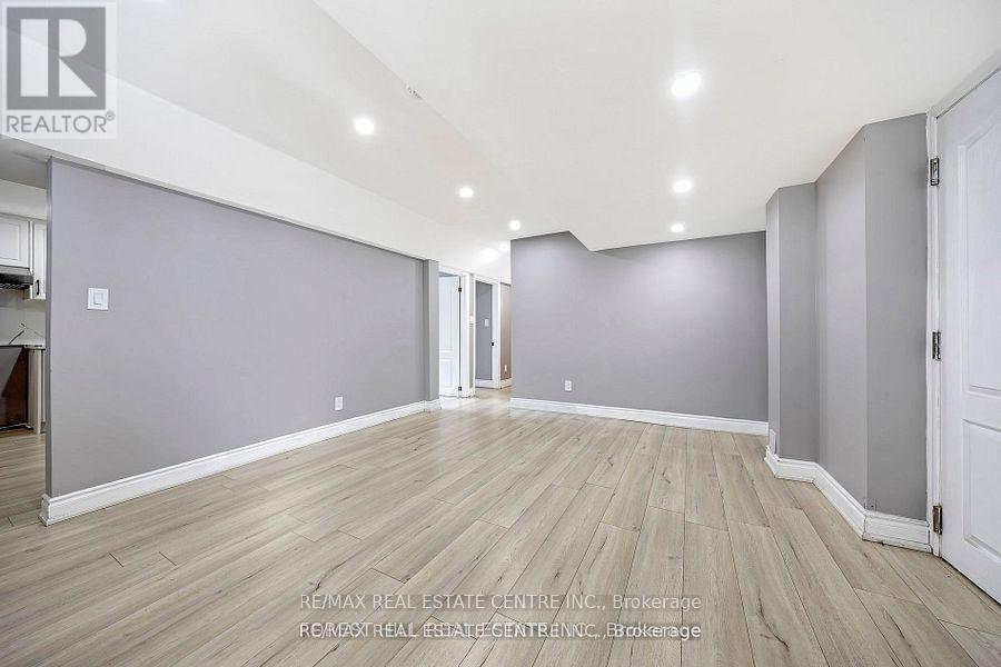 928 Dice Way, Milton, Ontario  L9T 8C9 - Photo 8 - W12739564