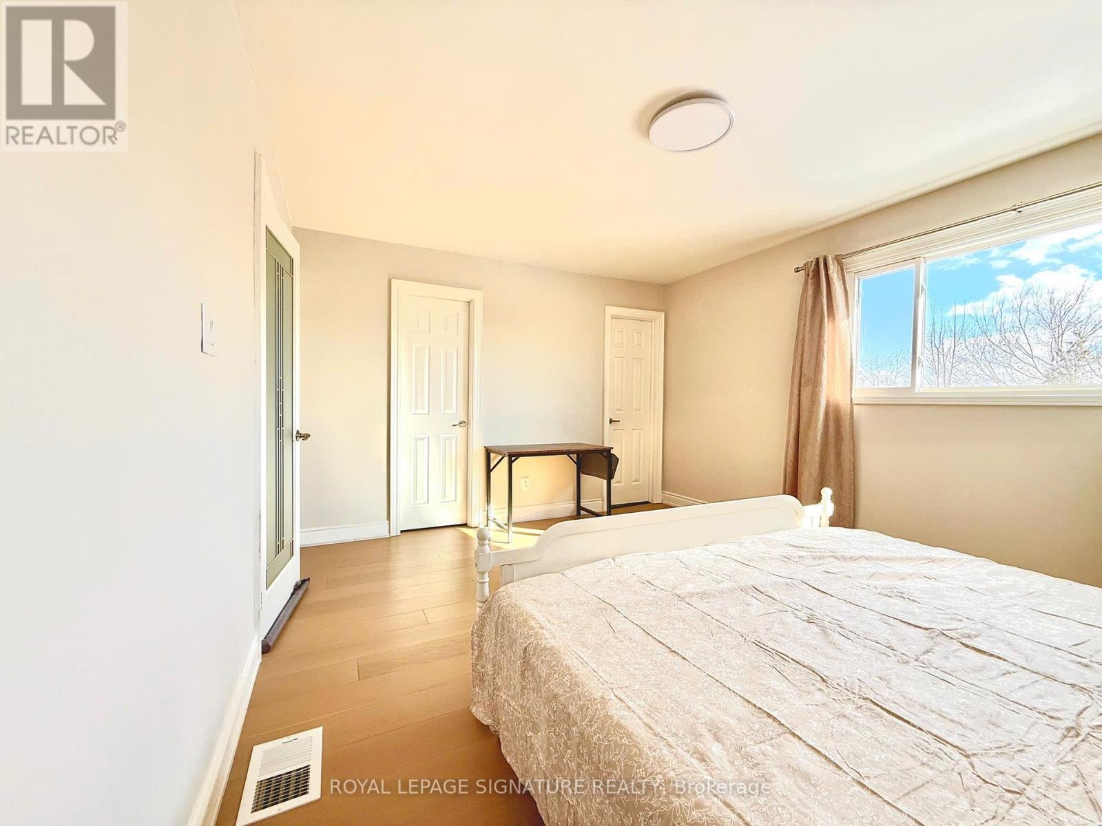 Room - 462 Luzon Crescent, Mississauga, Ontario  L5B 3W9 - Photo 11 - W12739594