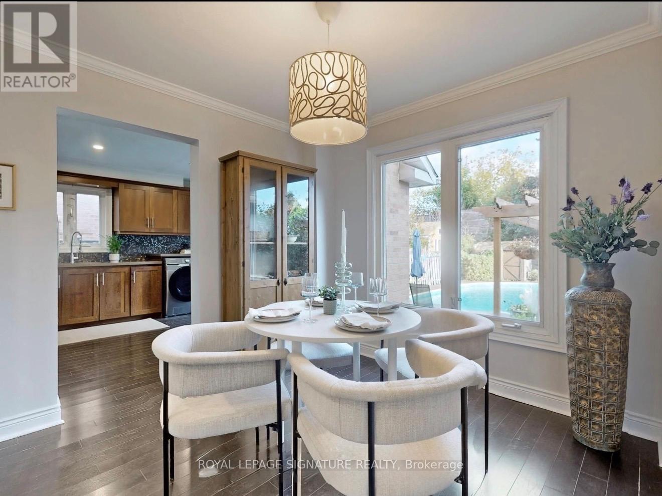 Room - 462 Luzon Crescent, Mississauga, Ontario  L5B 3W9 - Photo 4 - W12739594