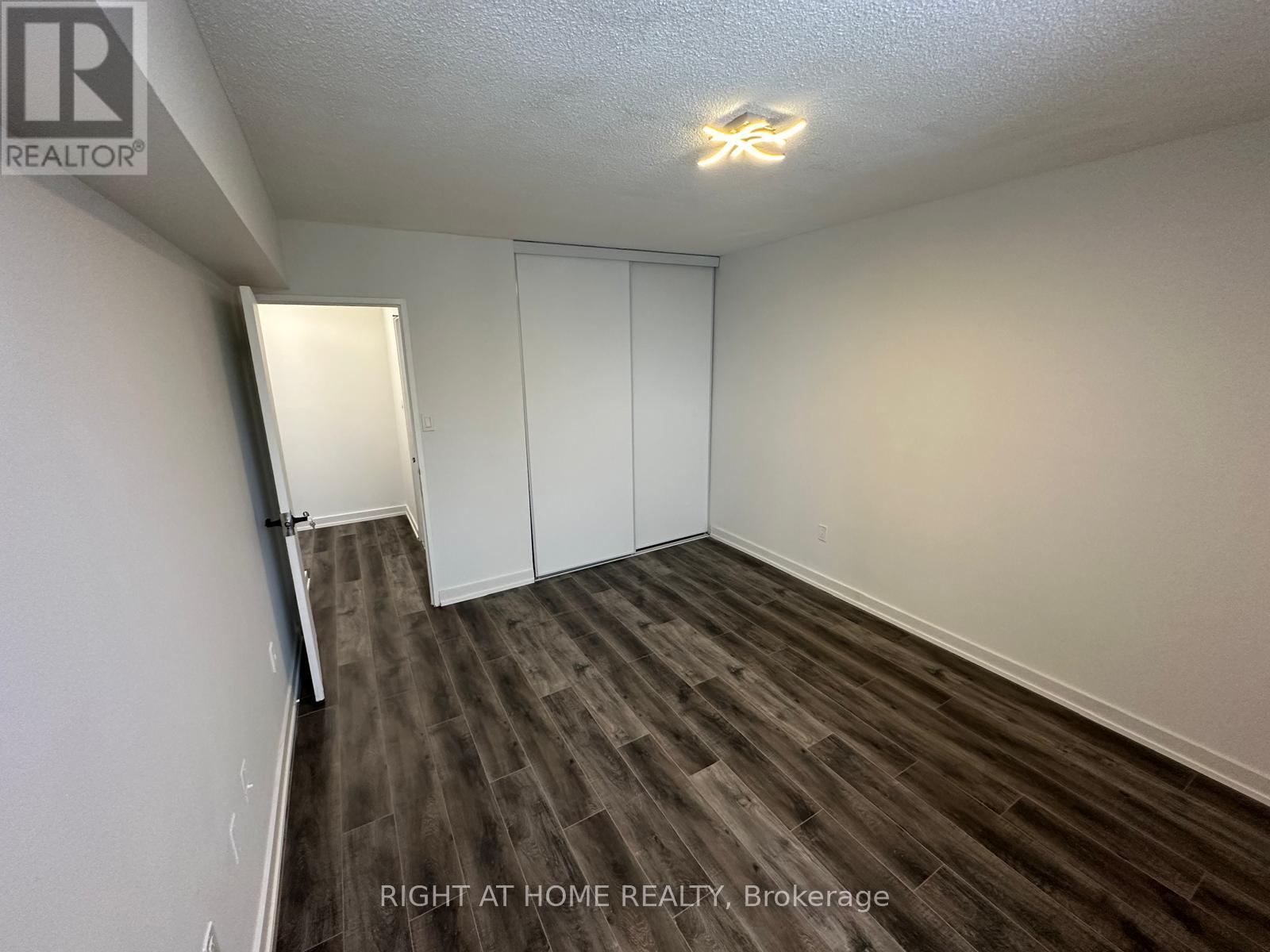 1616 - 320 Dixon Road, Toronto, Ontario  M9R 1S8 - Photo 10 - W12739604