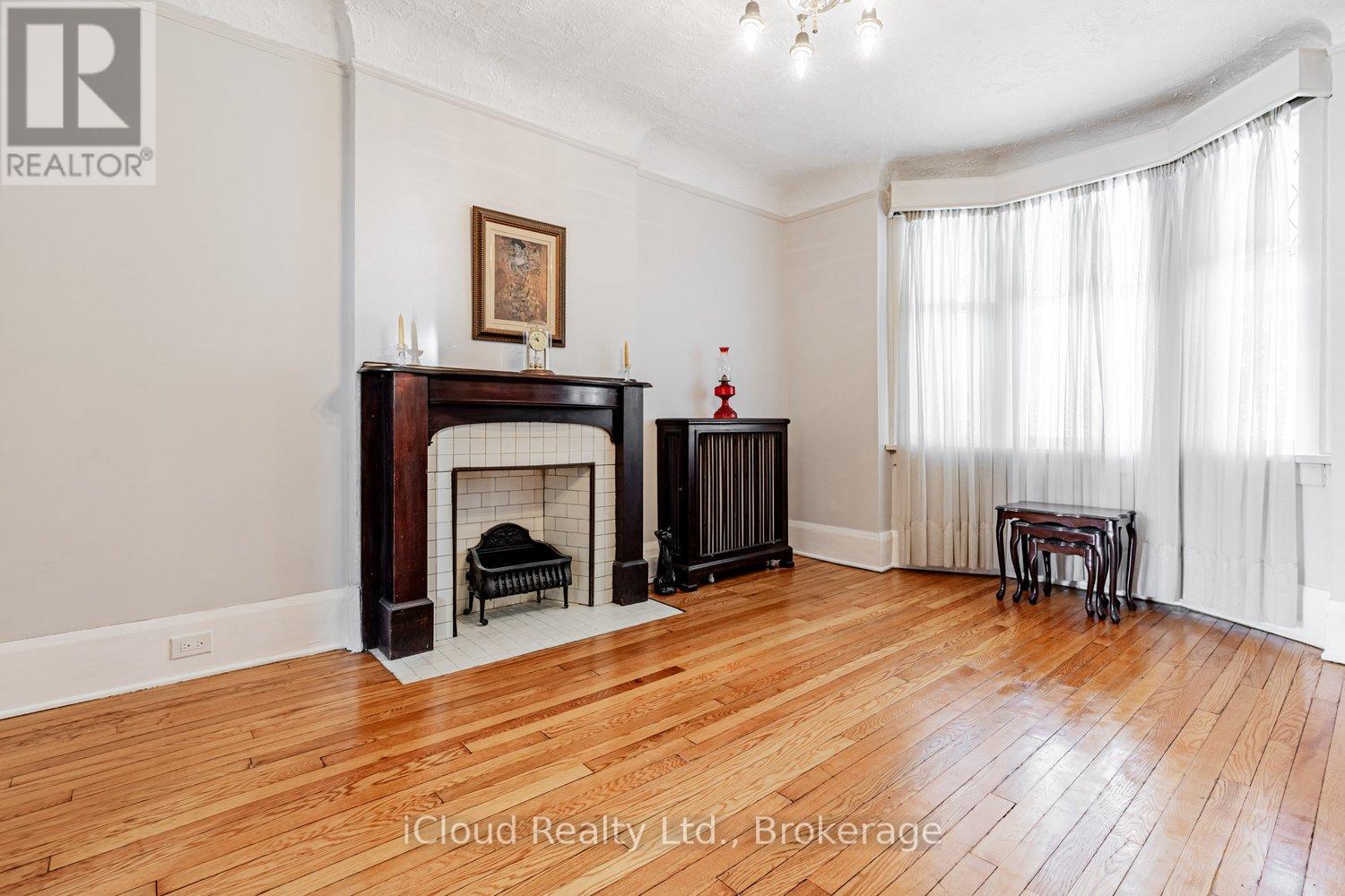 74 Glendale Avenue, Toronto, Ontario  M6R 2T1 - Photo 13 - W12739608