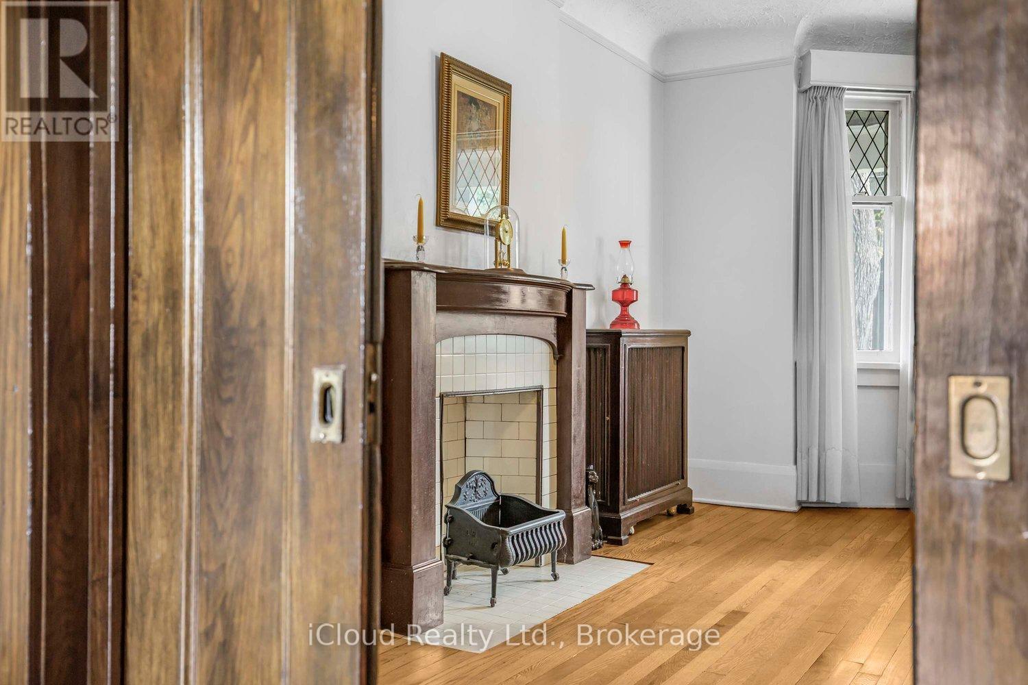 74 Glendale Avenue, Toronto, Ontario  M6R 2T1 - Photo 15 - W12739608