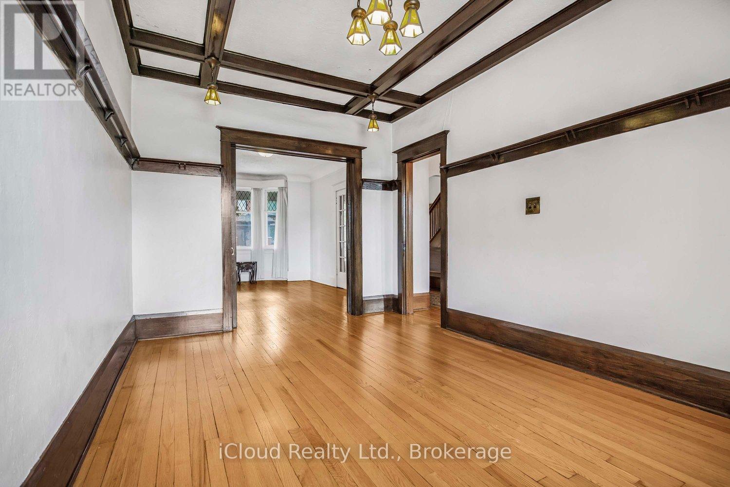 74 Glendale Avenue, Toronto, Ontario  M6R 2T1 - Photo 17 - W12739608