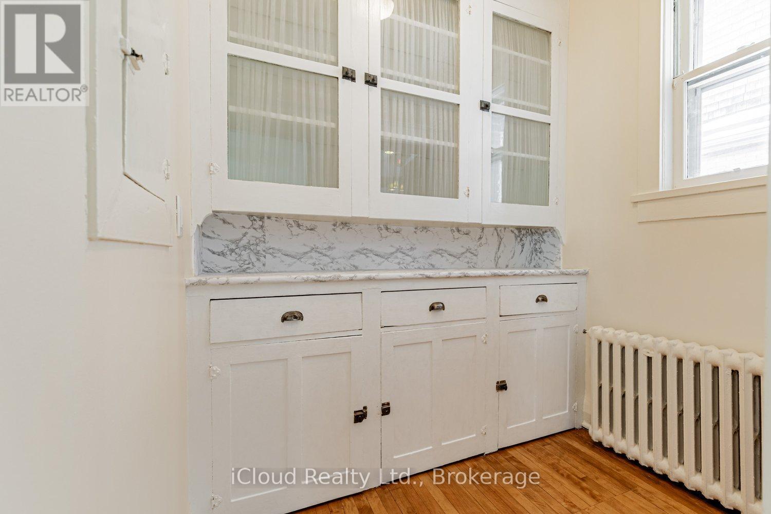 74 Glendale Avenue, Toronto, Ontario  M6R 2T1 - Photo 23 - W12739608