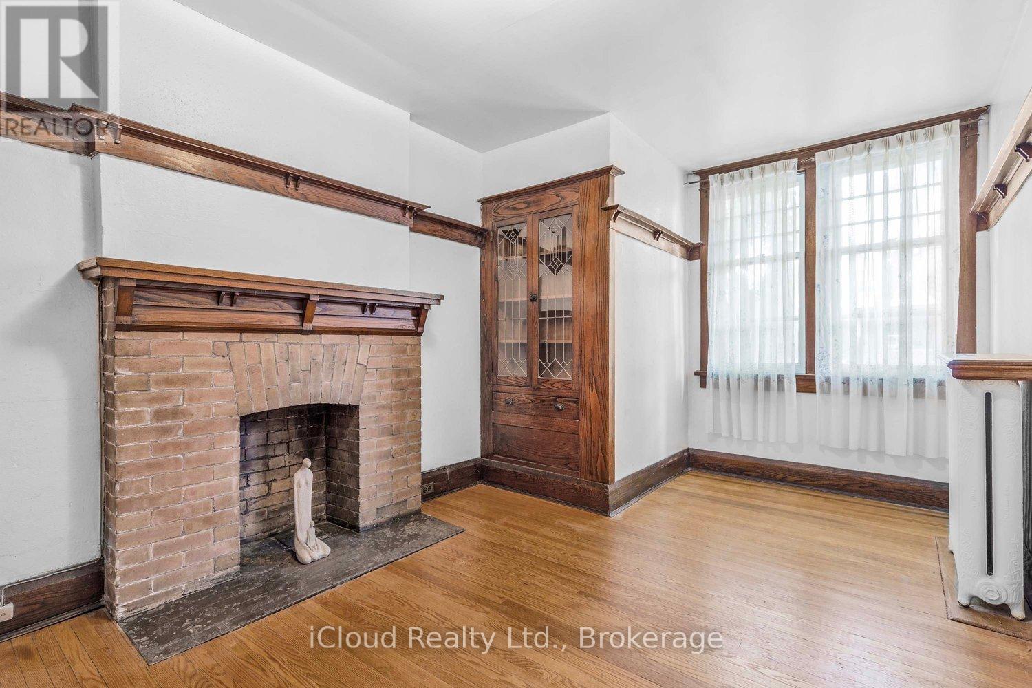 74 Glendale Avenue, Toronto, Ontario  M6R 2T1 - Photo 25 - W12739608