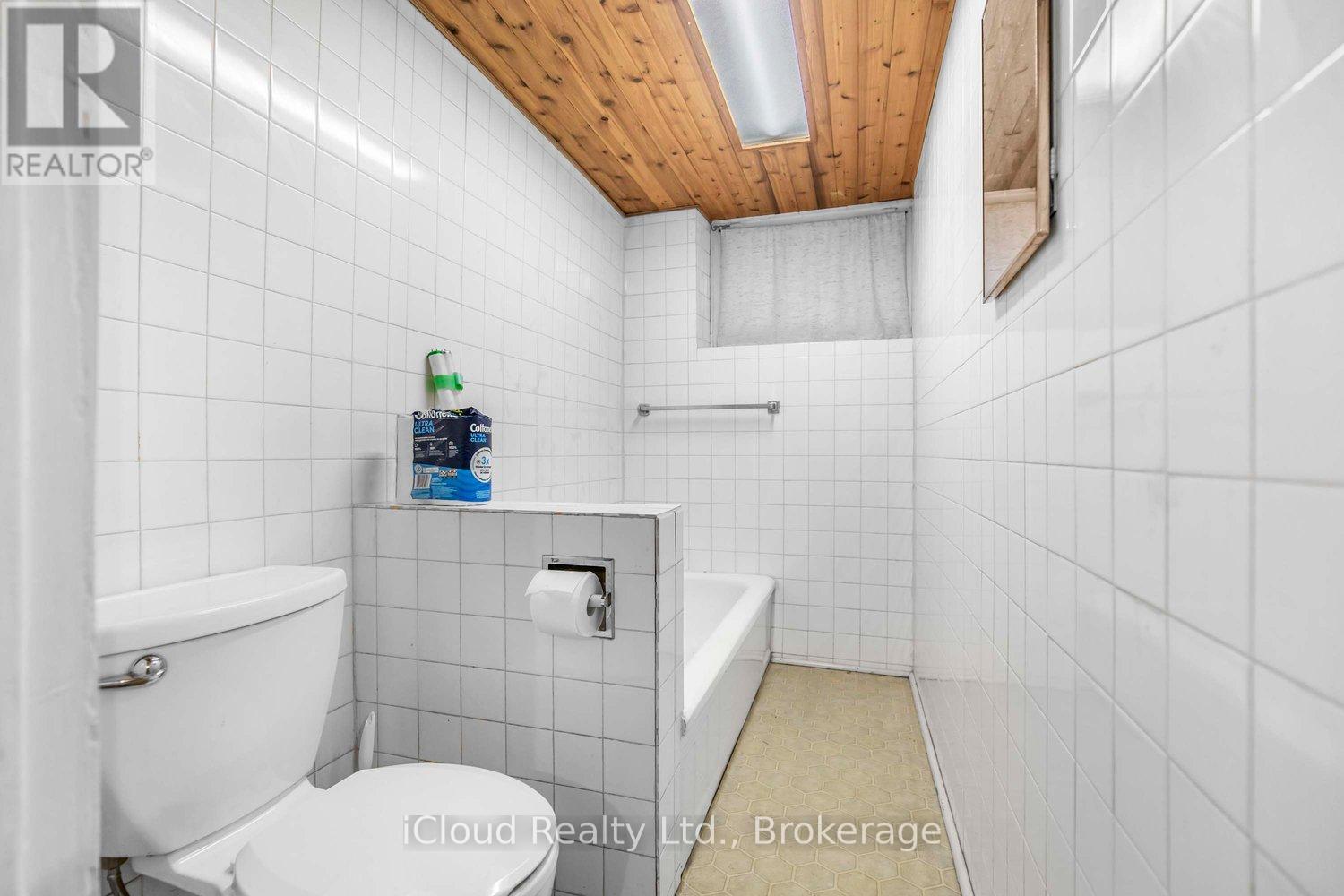 74 Glendale Avenue, Toronto, Ontario  M6R 2T1 - Photo 40 - W12739608