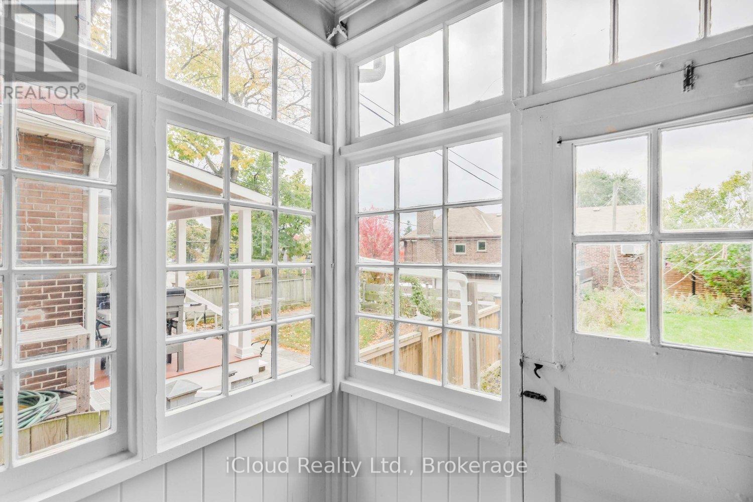 74 Glendale Avenue, Toronto, Ontario  M6R 2T1 - Photo 43 - W12739608