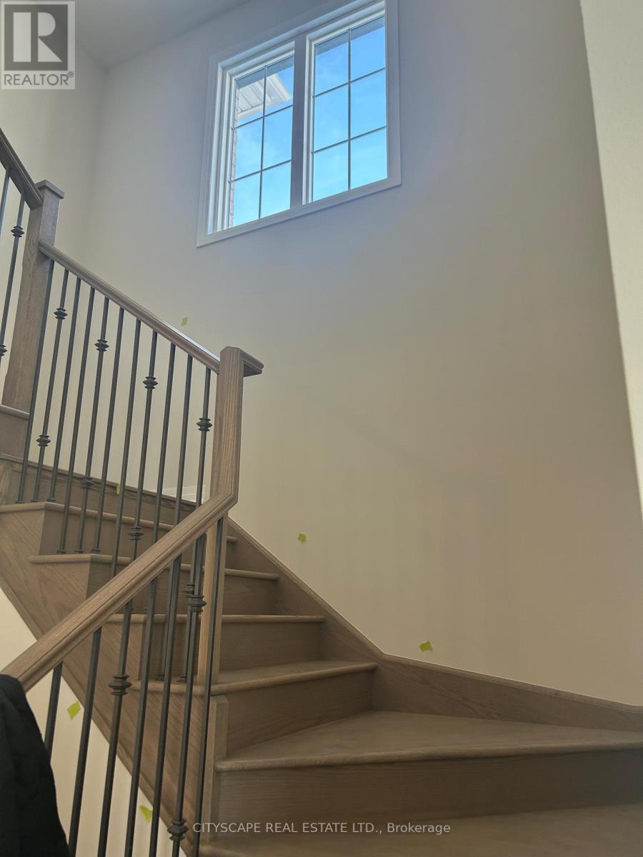 1064 Dent Terrace, Milton, Ontario  L9T 0A3 - Photo 4 - W12739610