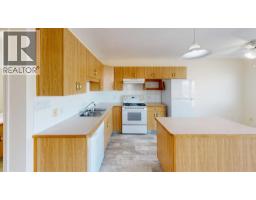 4, 236 St. James Boulevard N, Lethbridge, Alberta