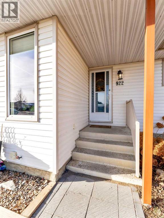 922 5 Street Se, Redcliff, Alberta  T0J 2P0 - Photo 4 - A2279026