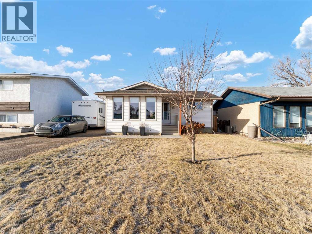 922 5 Street SE, Redcliff, Alberta