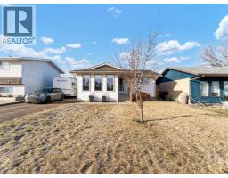 922 5 Street SE, Redcliff, Alberta