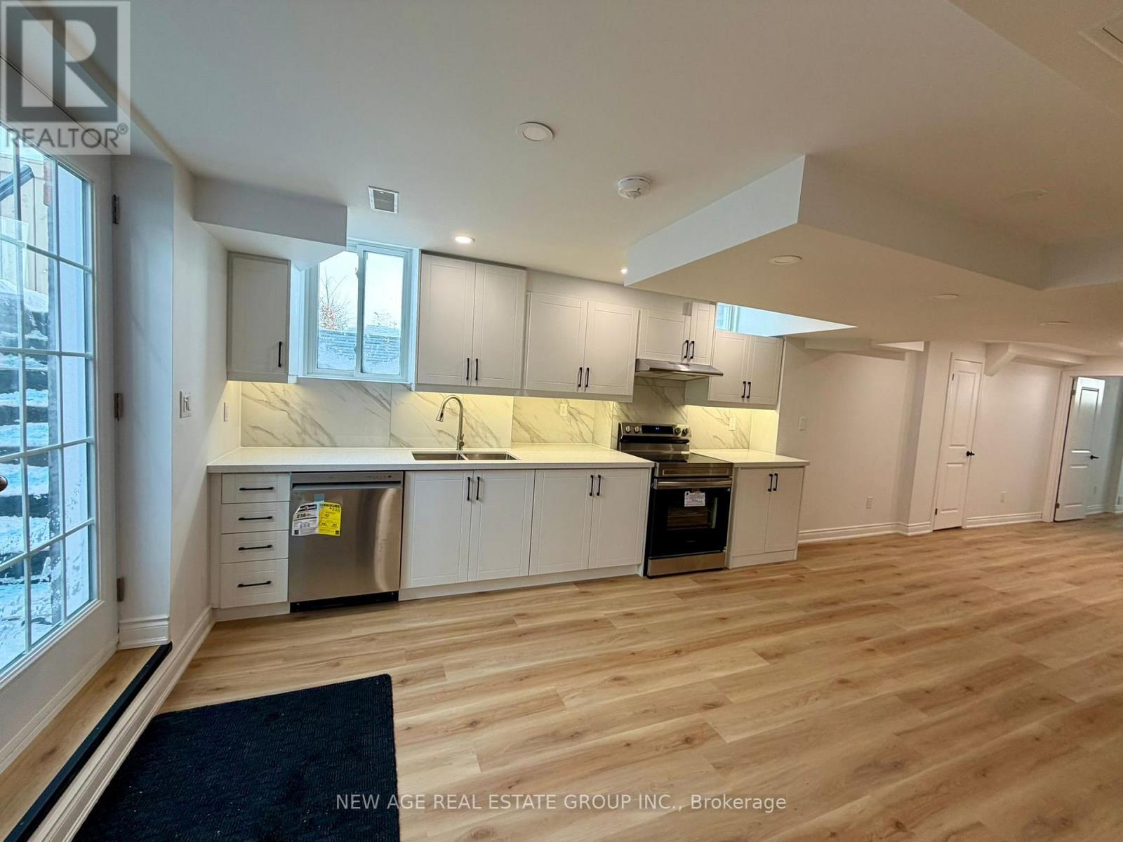 47 Mountain Heights Pl Place, Hamilton, Ontario  L8B 1X7 - Photo 6 - X12739584