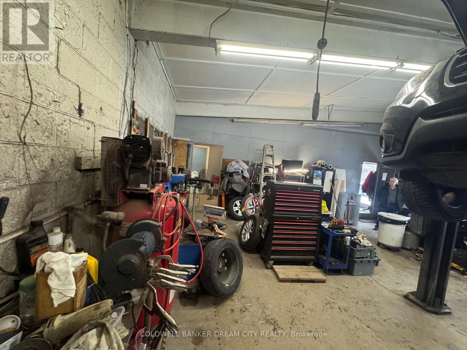 165 King Street W, Port Colborne, Ontario  L3K 4G5 - Photo 10 - X12739612