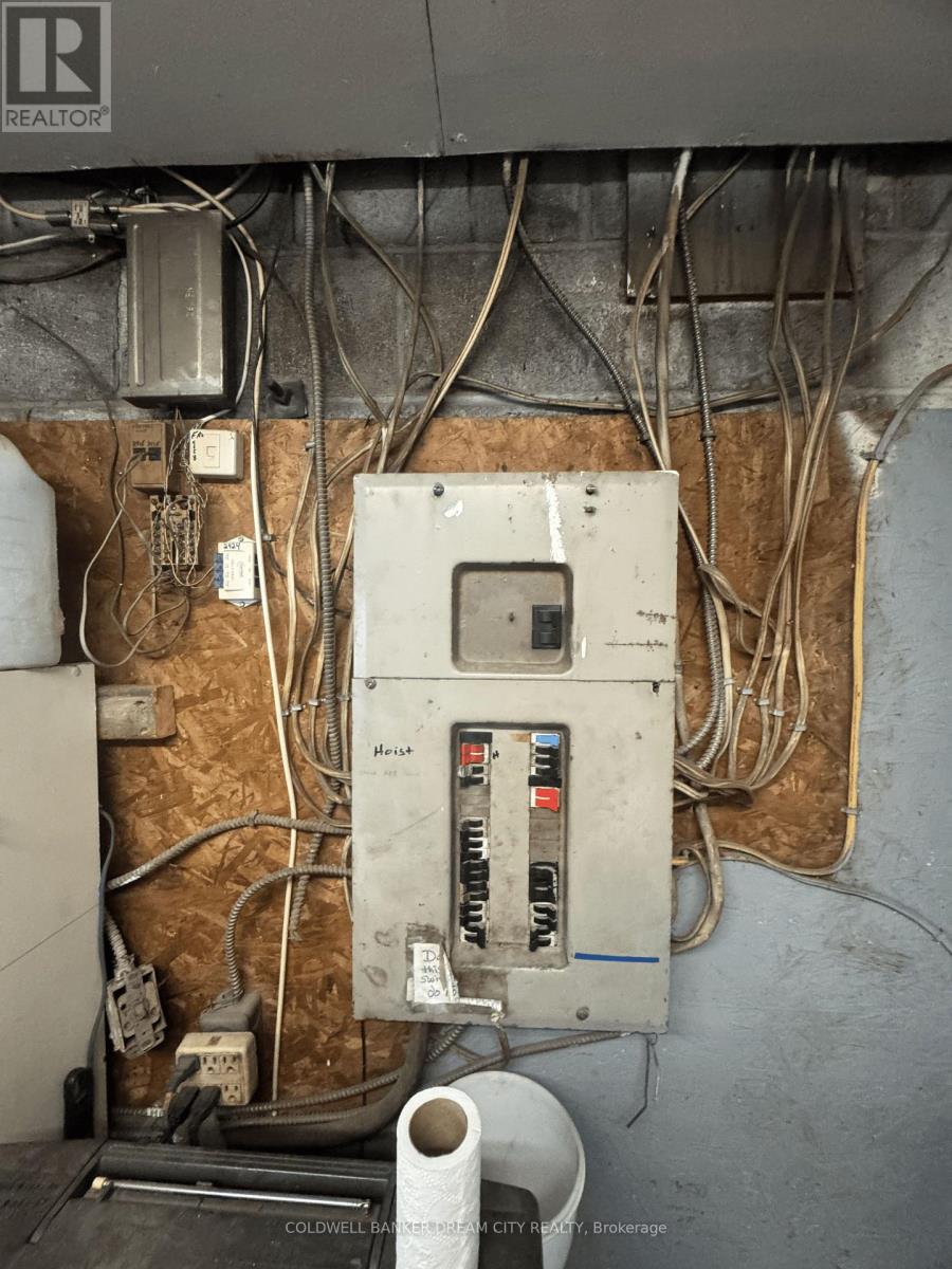 165 King Street W, Port Colborne, Ontario  L3K 4G5 - Photo 15 - X12739612