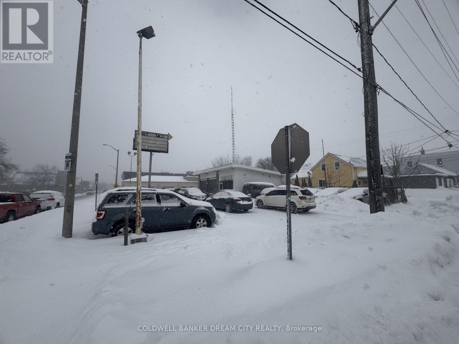 165 King Street W, Port Colborne, Ontario  L3K 4G5 - Photo 2 - X12739612