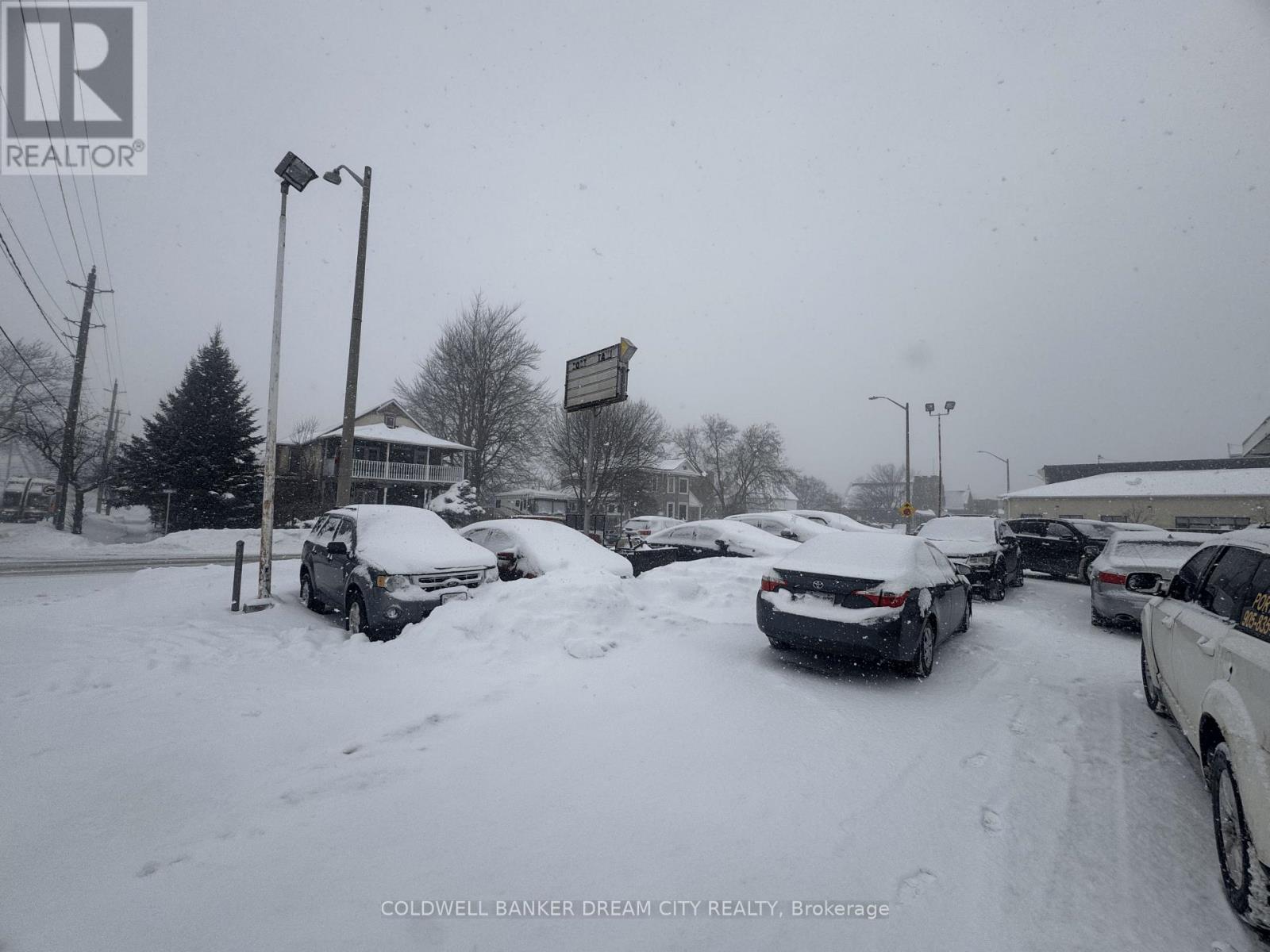 165 King Street W, Port Colborne, Ontario  L3K 4G5 - Photo 4 - X12739612