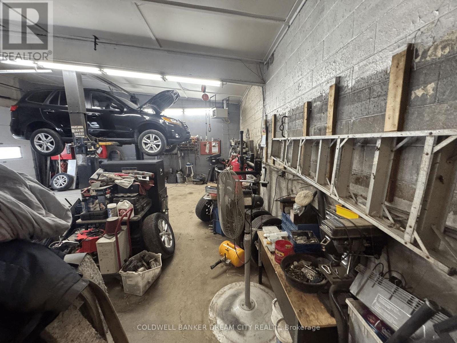 165 King Street W, Port Colborne, Ontario  L3K 4G5 - Photo 7 - X12739612