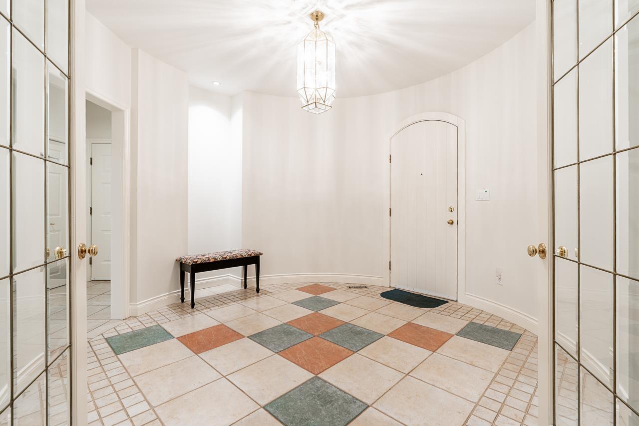 12570 18 Avenue, Surrey, British Columbia V4A 1V7 - Photo 4 - R3084503