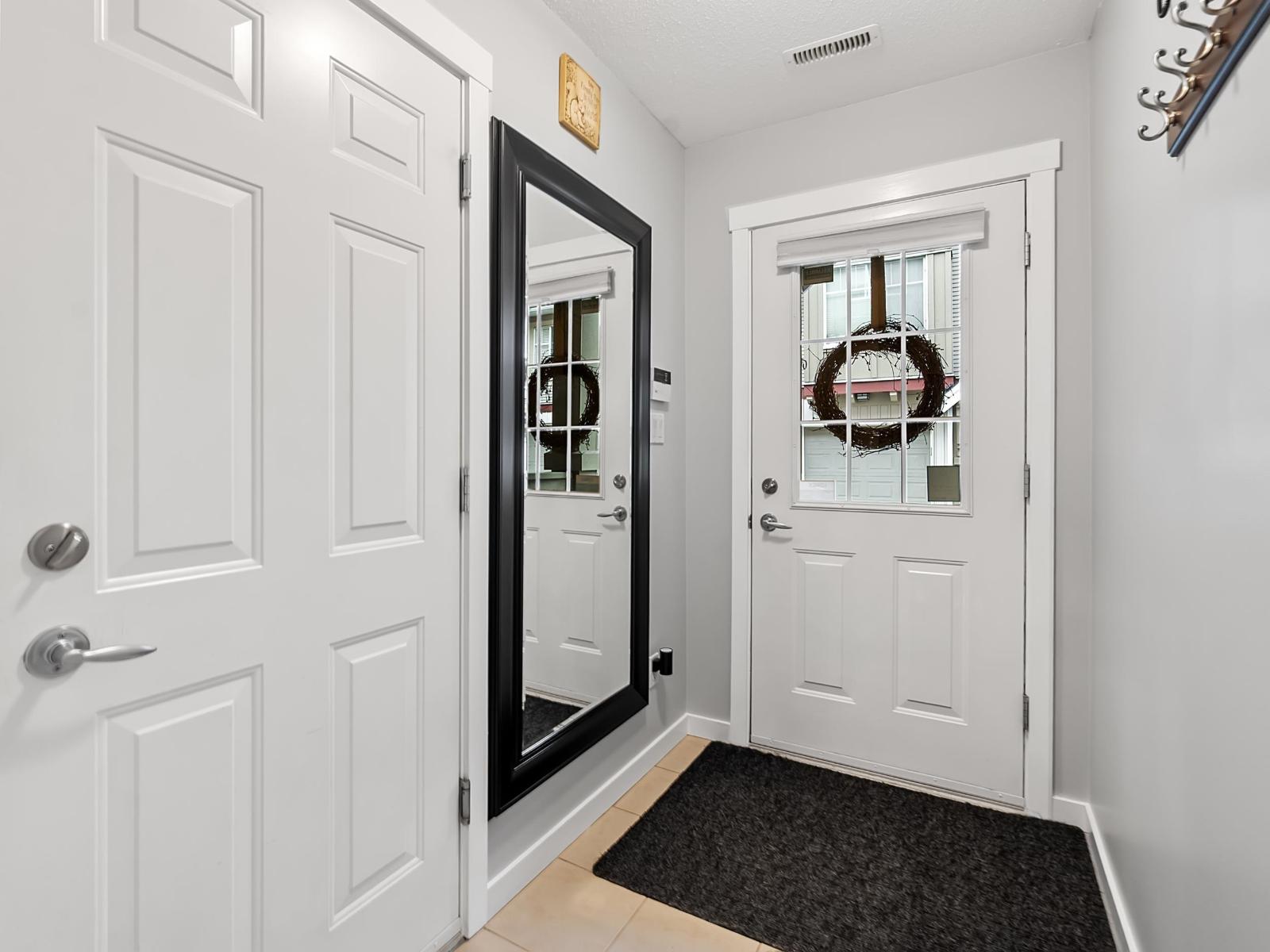 10 6651 203 Street, Langley, British Columbia V2Y 2Z2 - Photo 2 - R3084287