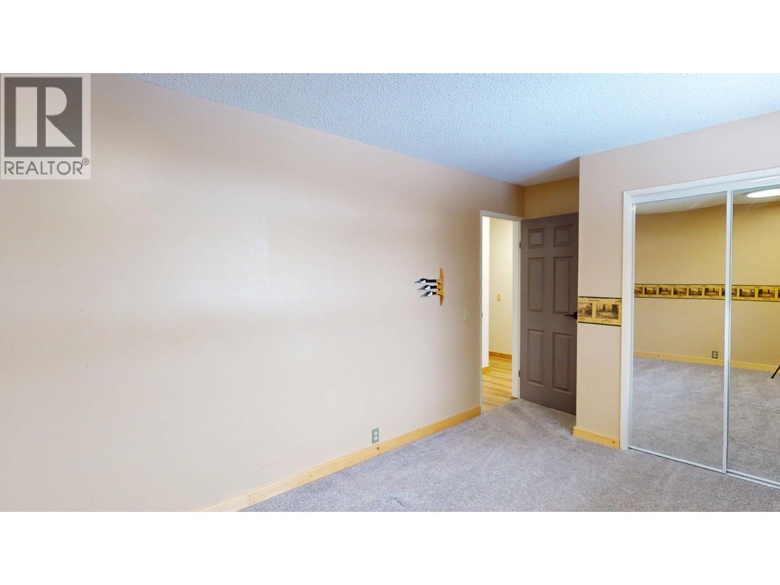 958 Galbraith Drive, Elkford, British Columbia  V0B 1H0 - Photo 19 - 10374242