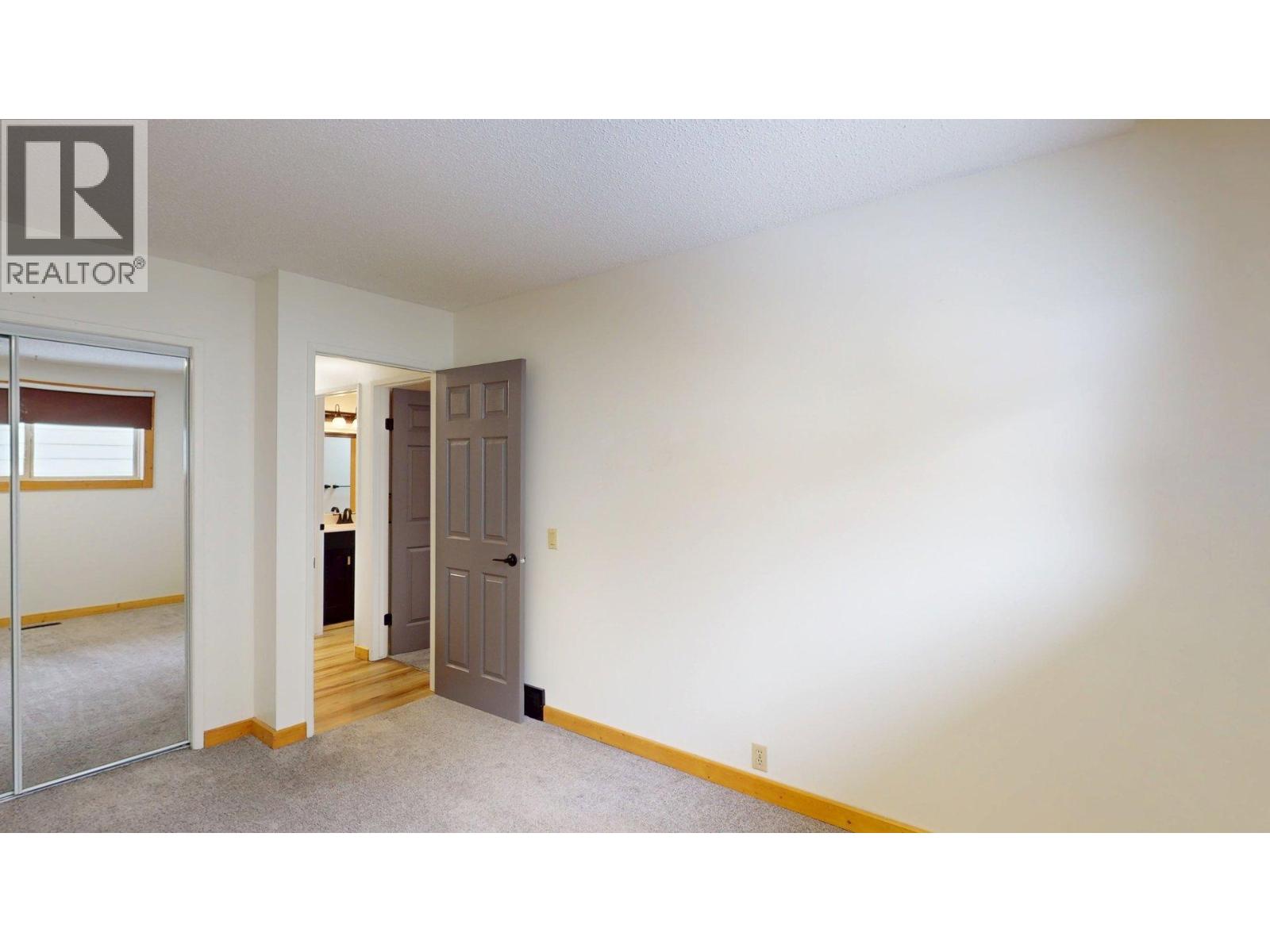 958 Galbraith Drive, Elkford, British Columbia  V0B 1H0 - Photo 23 - 10374242