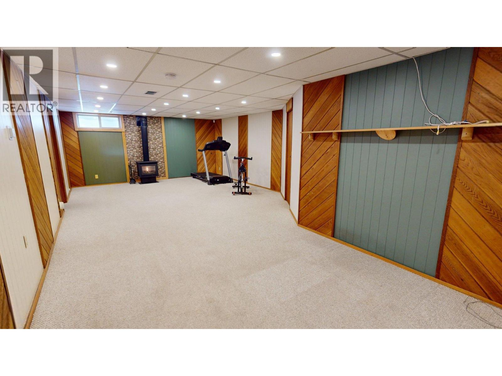 958 Galbraith Drive, Elkford, British Columbia  V0B 1H0 - Photo 36 - 10374242