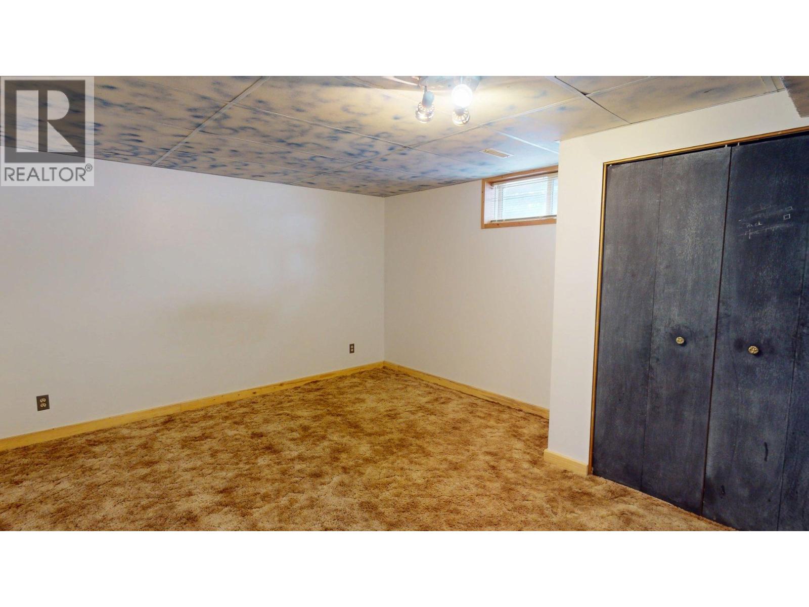 958 Galbraith Drive, Elkford, British Columbia  V0B 1H0 - Photo 39 - 10374242