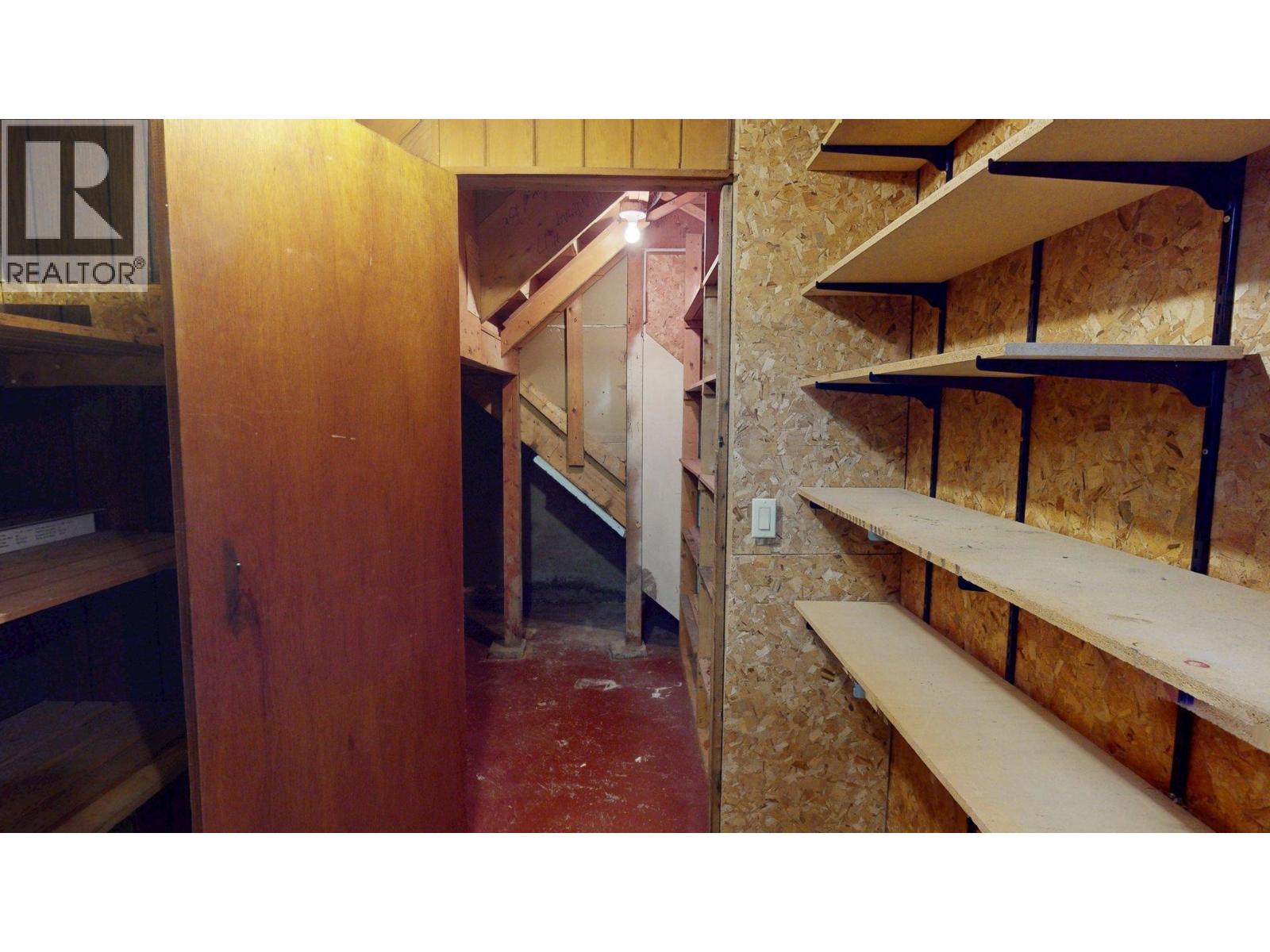 958 Galbraith Drive, Elkford, British Columbia  V0B 1H0 - Photo 42 - 10374242