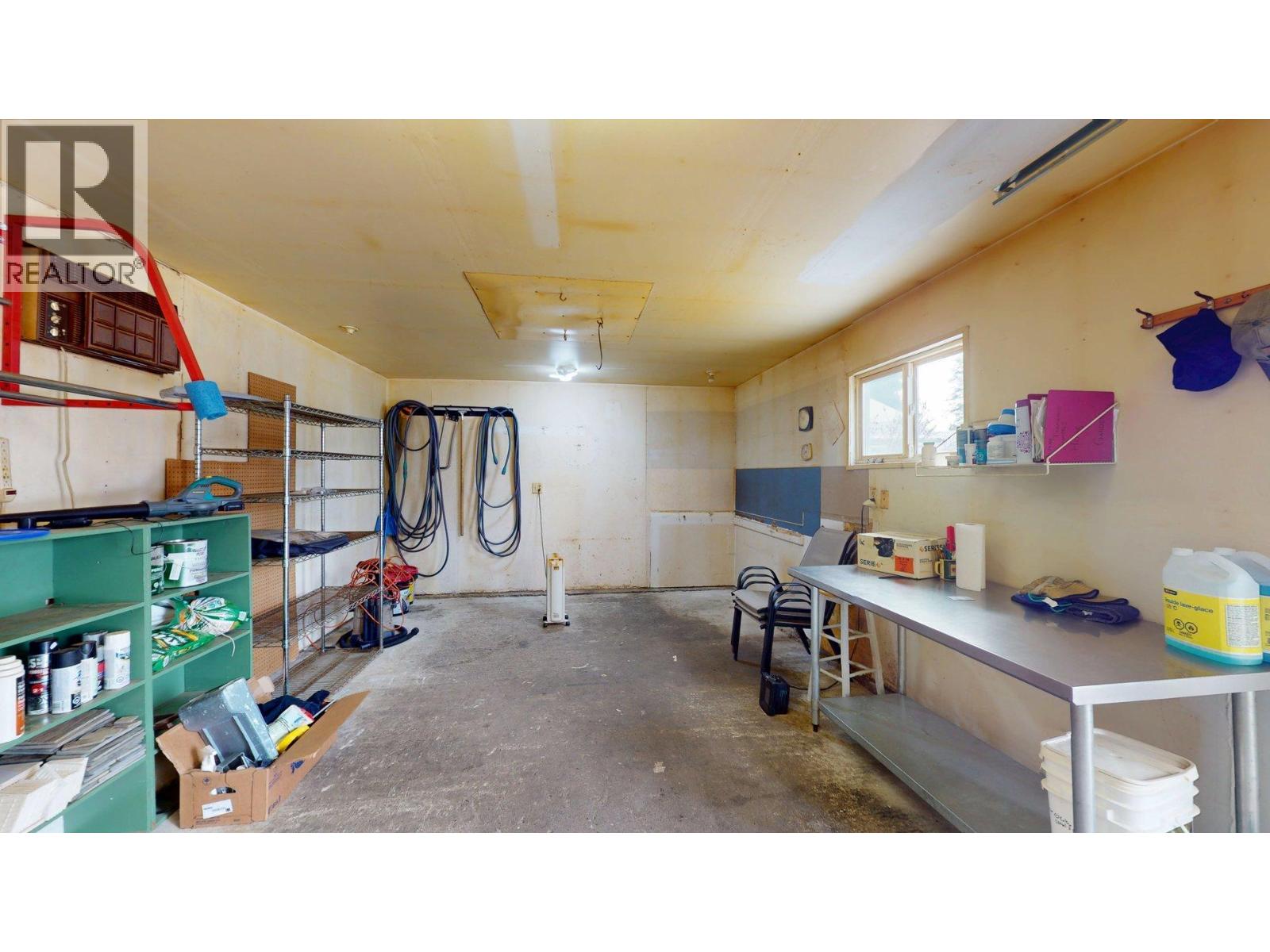 958 Galbraith Drive, Elkford, British Columbia  V0B 1H0 - Photo 44 - 10374242