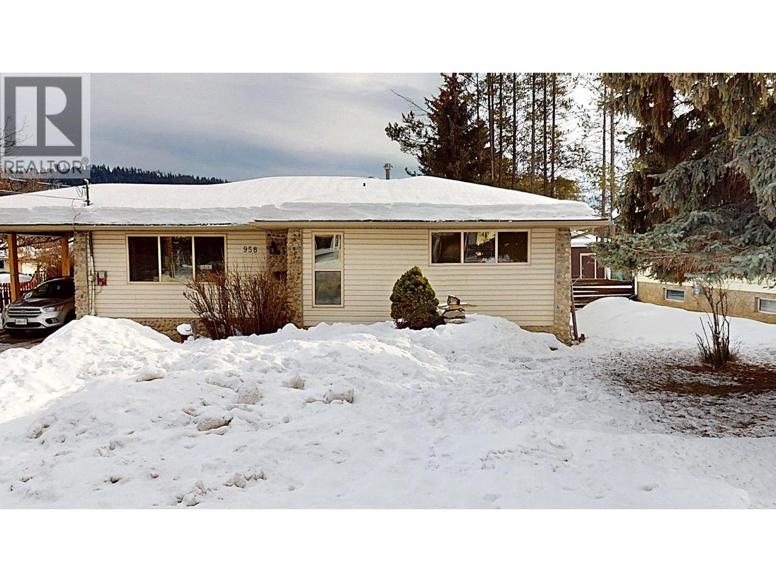 958 Galbraith Drive, Elkford, British Columbia  V0B 1H0 - Photo 48 - 10374242