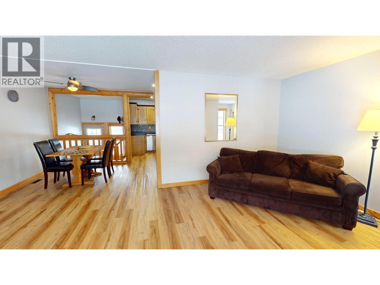 958 Galbraith Drive, Elkford, British Columbia  V0B 1H0 - Photo 5 - 10374242