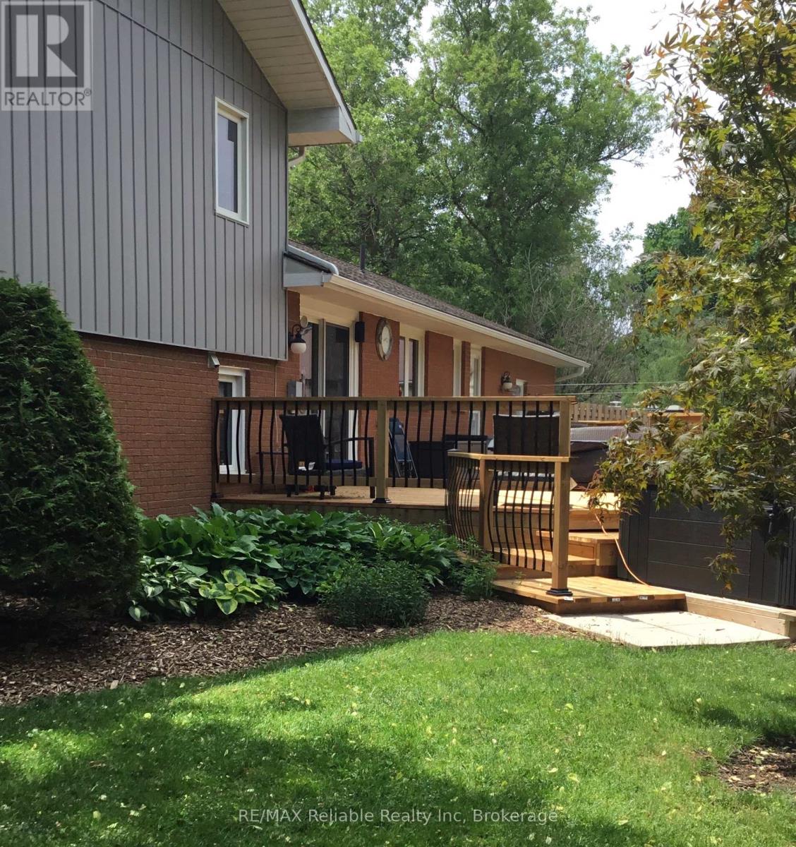 244 Elizabeth Street, Central Huron, Ontario  N0M 2H0 - Photo 13 - X12739700